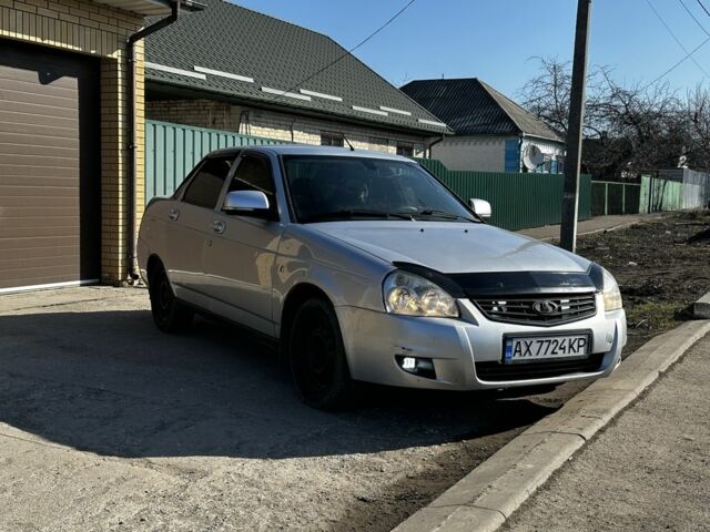 Серый ВАЗ 2170 Priora, объемом двигателя 1.6 л и пробегом 180 тыс. км за 2300 $, фото 1 на Automoto.ua