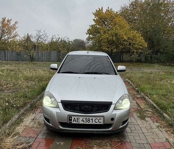 Серый ВАЗ 2170 Priora, объемом двигателя 1.6 л и пробегом 179 тыс. км за 4200 $, фото 1 на Automoto.ua