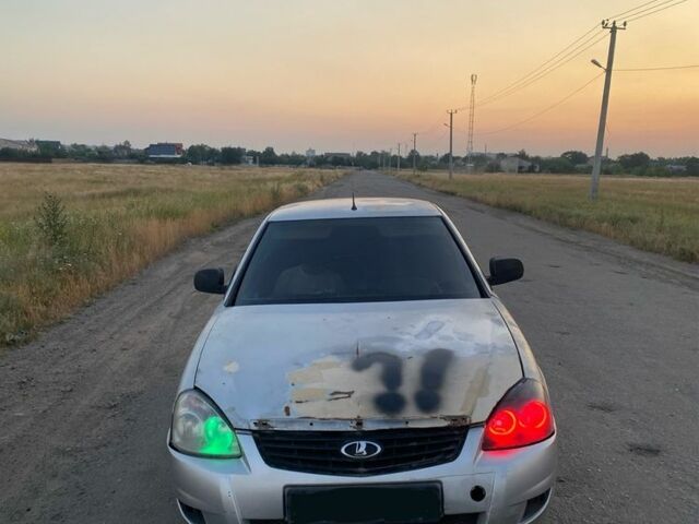 Серый ВАЗ 2170 Priora, объемом двигателя 1.6 л и пробегом 150 тыс. км за 999 $, фото 1 на Automoto.ua