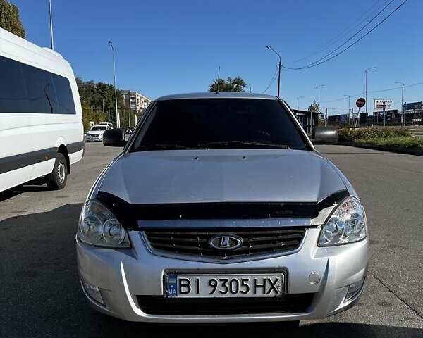 Серый ВАЗ 2170 Priora, объемом двигателя 1.6 л и пробегом 300 тыс. км за 3500 $, фото 1 на Automoto.ua