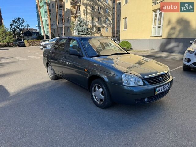 Зеленый ВАЗ 2170 Priora, объемом двигателя 1.6 л и пробегом 174 тыс. км за 1900 $, фото 1 на Automoto.ua