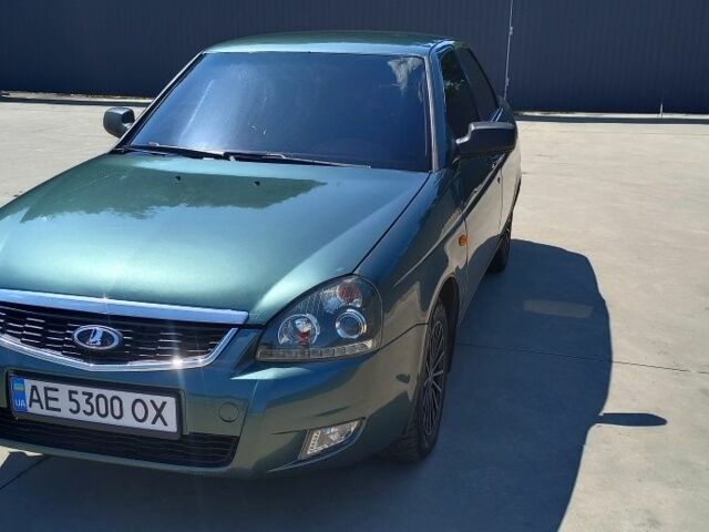 Зеленый ВАЗ 2170 Priora, объемом двигателя 1.6 л и пробегом 320 тыс. км за 3500 $, фото 1 на Automoto.ua