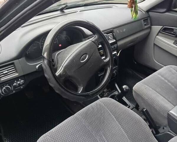 Зеленый ВАЗ 2170 Priora, объемом двигателя 1.6 л и пробегом 270 тыс. км за 2500 $, фото 1 на Automoto.ua