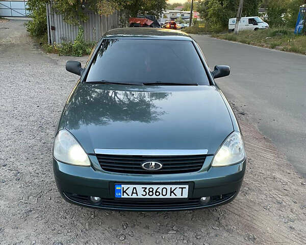 Зеленый ВАЗ 2170 Priora, объемом двигателя 1.6 л и пробегом 152 тыс. км за 3200 $, фото 1 на Automoto.ua
