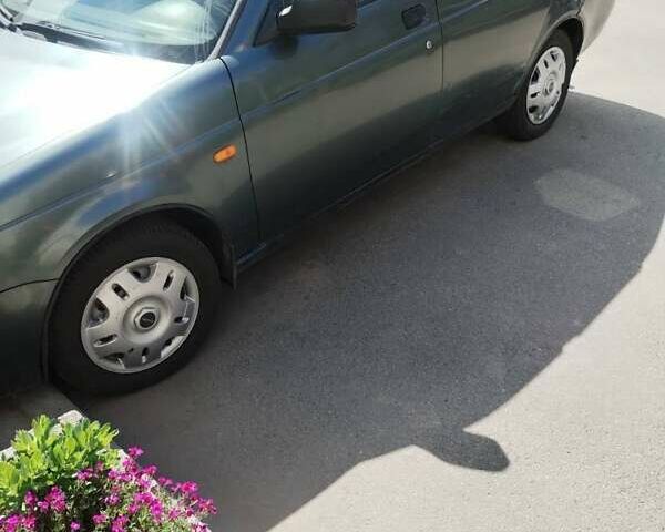 Зелений ВАЗ 2170 Priora, об'ємом двигуна 0 л та пробігом 270 тис. км за 2100 $, фото 1 на Automoto.ua