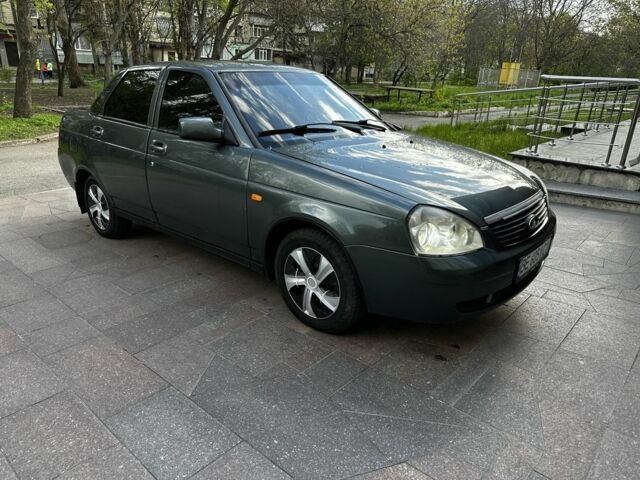 Зеленый ВАЗ 2170 Priora, объемом двигателя 1.6 л и пробегом 209 тыс. км за 2100 $, фото 1 на Automoto.ua