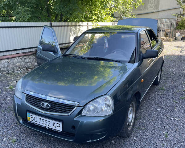 Зеленый ВАЗ 2170 Priora, объемом двигателя 1.6 л и пробегом 186 тыс. км за 2000 $, фото 1 на Automoto.ua