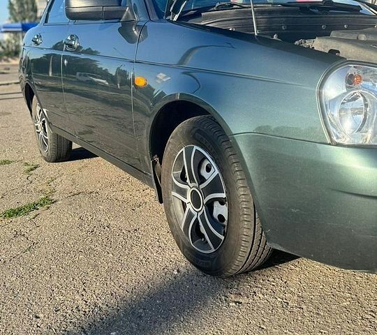 Зелений ВАЗ 2170 Priora, об'ємом двигуна 1.6 л та пробігом 71 тис. км за 4000 $, фото 1 на Automoto.ua