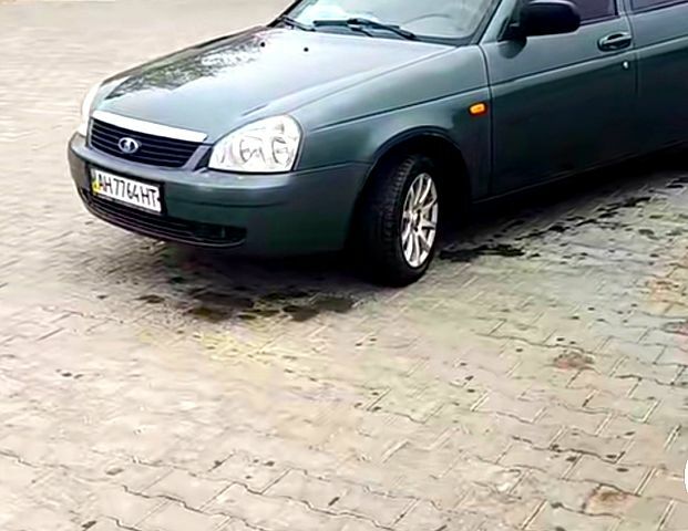 Зеленый ВАЗ 2170 Priora, объемом двигателя 1.6 л и пробегом 100 тыс. км за 2600 $, фото 1 на Automoto.ua