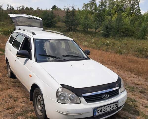 Белый ВАЗ 2171 Priora, объемом двигателя 1.6 л и пробегом 150 тыс. км за 3100 $, фото 1 на Automoto.ua