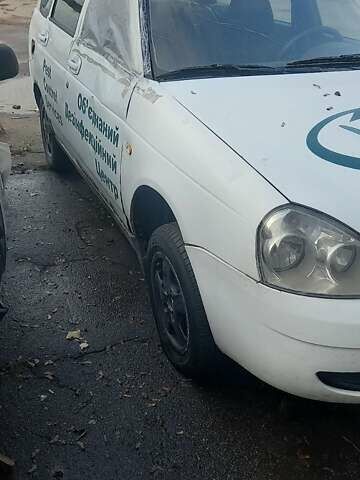 Білий ВАЗ 2171 Priora, об'ємом двигуна 1.6 л та пробігом 30 тис. км за 1000 $, фото 1 на Automoto.ua