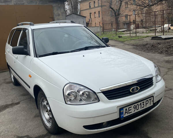 Белый ВАЗ 2171 Priora, объемом двигателя 1.6 л и пробегом 155 тыс. км за 3500 $, фото 1 на Automoto.ua