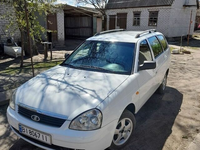 Белый ВАЗ 2171 Priora, объемом двигателя 1.6 л и пробегом 304 тыс. км за 3300 $, фото 1 на Automoto.ua