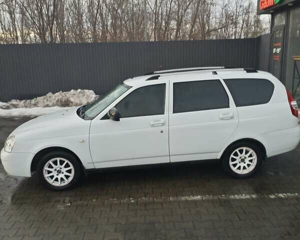 Білий ВАЗ 2171 Priora, об'ємом двигуна 1.6 л та пробігом 150 тис. км за 2700 $, фото 1 на Automoto.ua