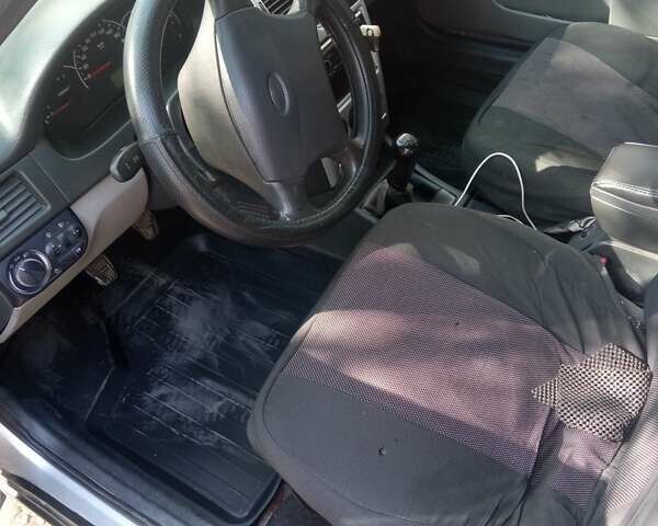 Сірий ВАЗ 2171 Priora, об'ємом двигуна 1.6 л та пробігом 235 тис. км за 3100 $, фото 1 на Automoto.ua