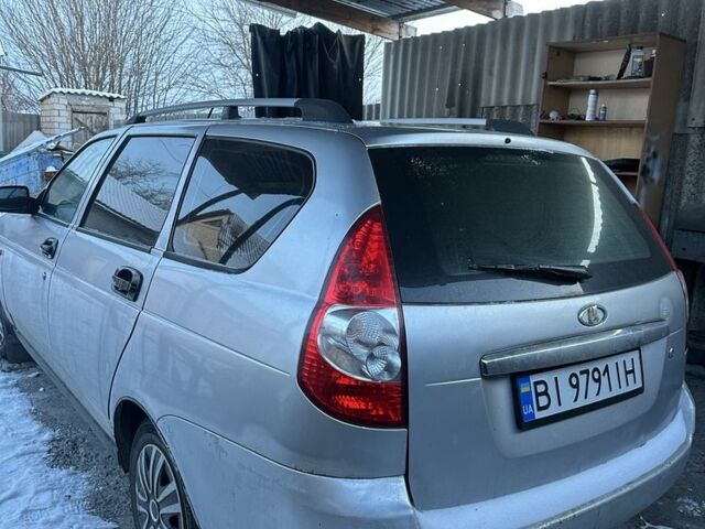 Серый ВАЗ 2171 Priora, объемом двигателя 1.6 л и пробегом 220 тыс. км за 1850 $, фото 1 на Automoto.ua