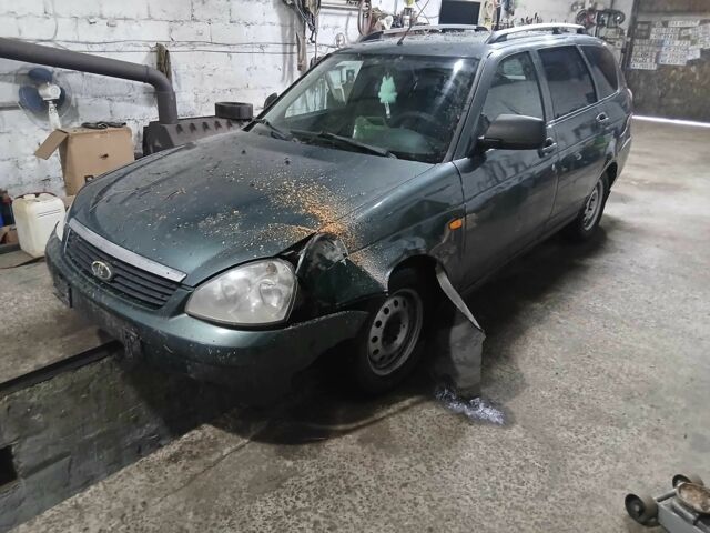 Зелений ВАЗ 2171 Priora, об'ємом двигуна 1.6 л та пробігом 324 тис. км за 1100 $, фото 1 на Automoto.ua