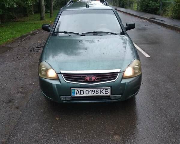 Зелений ВАЗ 2171 Priora, об'ємом двигуна 1.6 л та пробігом 232 тис. км за 1950 $, фото 1 на Automoto.ua