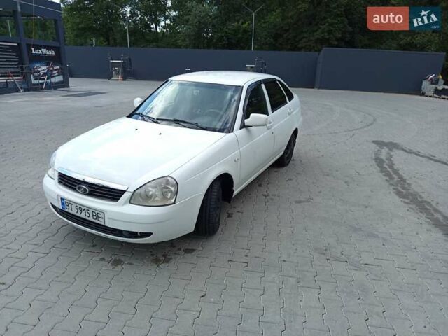 Білий ВАЗ 2172 Priora, об'ємом двигуна 1.6 л та пробігом 279 тис. км за 2100 $, фото 1 на Automoto.ua