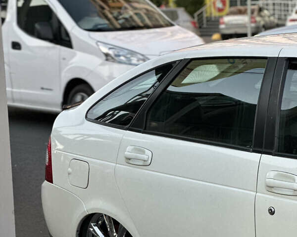Білий ВАЗ 2172 Priora, об'ємом двигуна 1.6 л та пробігом 167 тис. км за 5000 $, фото 1 на Automoto.ua