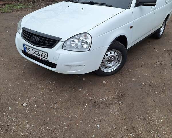 Білий ВАЗ 2172 Priora, об'ємом двигуна 1.6 л та пробігом 199 тис. км за 3700 $, фото 1 на Automoto.ua