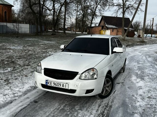 Белый ВАЗ 2172 Priora, объемом двигателя 1.6 л и пробегом 188 тыс. км за 3500 $, фото 1 на Automoto.ua