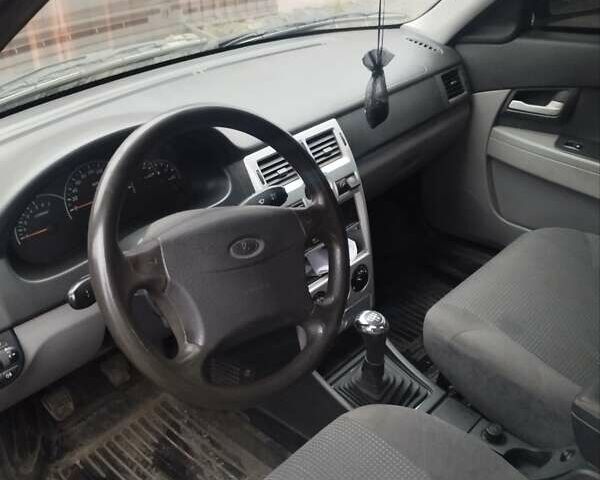 Черный ВАЗ 2172 Priora, объемом двигателя 1.6 л и пробегом 180 тыс. км за 2300 $, фото 1 на Automoto.ua