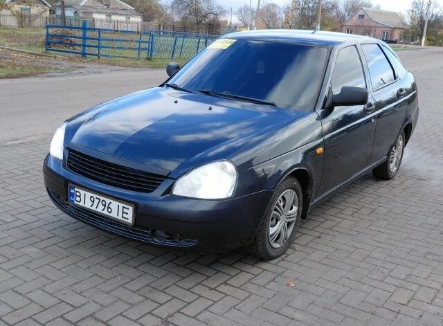 Черный ВАЗ 2172 Priora, объемом двигателя 1.6 л и пробегом 210 тыс. км за 1900 $, фото 1 на Automoto.ua