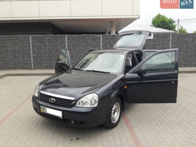 Черный ВАЗ 2172 Priora, объемом двигателя 1.6 л и пробегом 176 тыс. км за 2950 $, фото 1 на Automoto.ua