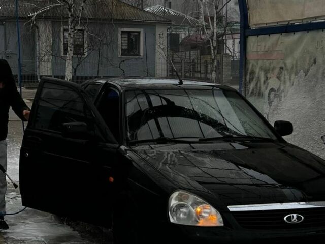 Черный ВАЗ 2172 Priora, объемом двигателя 1.6 л и пробегом 190 тыс. км за 3000 $, фото 1 на Automoto.ua