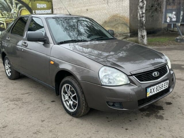 Коричневий ВАЗ 2172 Priora, об'ємом двигуна 1.6 л та пробігом 210 тис. км за 2100 $, фото 1 на Automoto.ua