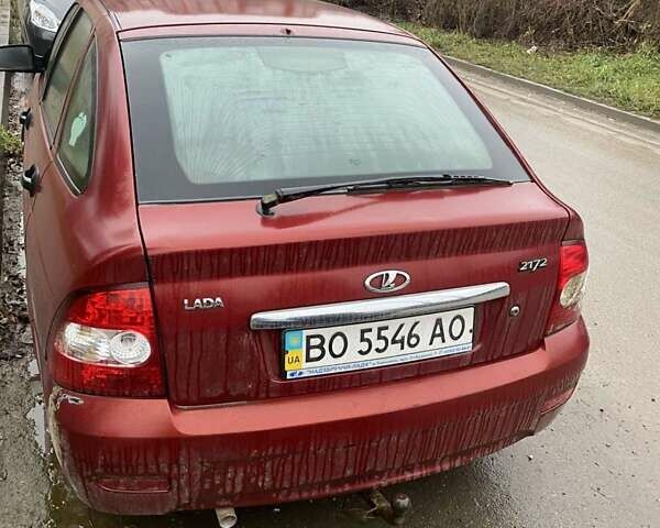 Красный ВАЗ 2172 Priora, объемом двигателя 1.6 л и пробегом 150 тыс. км за 850 $, фото 1 на Automoto.ua