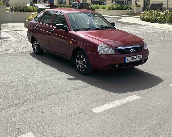 Червоний ВАЗ 2172 Priora, об'ємом двигуна 1.6 л та пробігом 100 тис. км за 2100 $, фото 1 на Automoto.ua