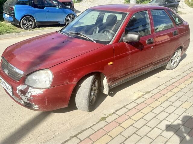 Красный ВАЗ 2172 Priora, объемом двигателя 1.6 л и пробегом 130 тыс. км за 1100 $, фото 1 на Automoto.ua