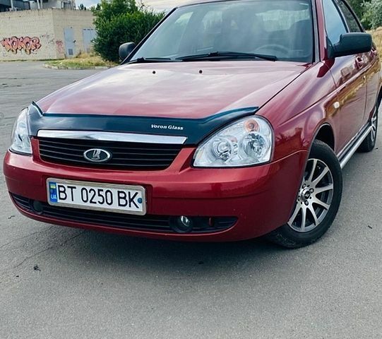 Красный ВАЗ 2172 Priora, объемом двигателя 1.6 л и пробегом 200 тыс. км за 3600 $, фото 1 на Automoto.ua