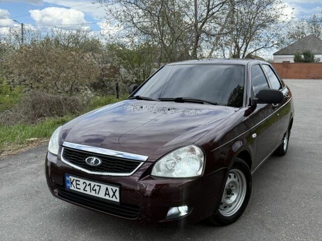 Красный ВАЗ 2172 Priora, объемом двигателя 1.6 л и пробегом 75 тыс. км за 3700 $, фото 1 на Automoto.ua