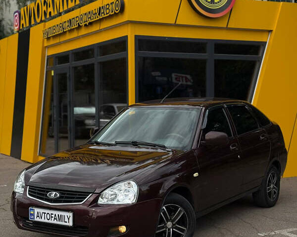 Красный ВАЗ 2172 Priora, объемом двигателя 1.6 л и пробегом 158 тыс. км за 2999 $, фото 1 на Automoto.ua