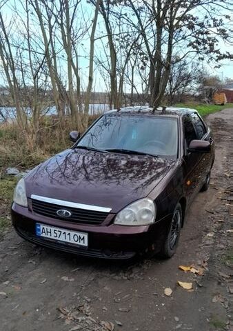 Красный ВАЗ 2172 Priora, объемом двигателя 1.6 л и пробегом 176 тыс. км за 2200 $, фото 1 на Automoto.ua