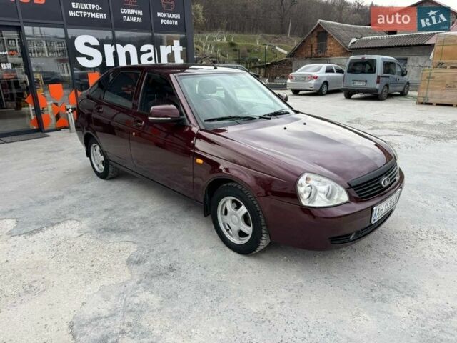 Красный ВАЗ 2172 Priora, объемом двигателя 1.6 л и пробегом 114 тыс. км за 2650 $, фото 1 на Automoto.ua