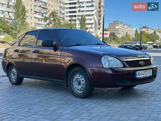 Красный ВАЗ 2172 Priora, объемом двигателя 1.6 л и пробегом 152 тыс. км за 2900 $, фото 1 на Automoto.ua
