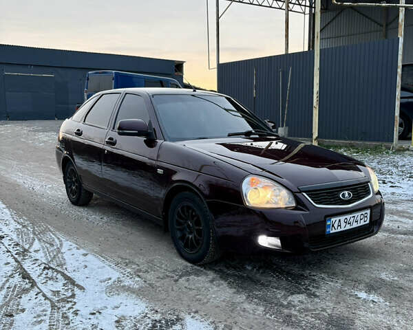 Червоний ВАЗ 2172 Priora, об'ємом двигуна 1.6 л та пробігом 252 тис. км за 3650 $, фото 1 на Automoto.ua