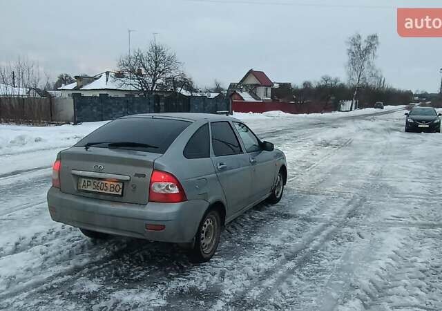 Серый ВАЗ 2172 Priora, объемом двигателя 1.6 л и пробегом 300 тыс. км за 1450 $, фото 1 на Automoto.ua