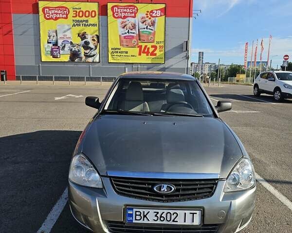 Серый ВАЗ 2172 Priora, объемом двигателя 1.6 л и пробегом 174 тыс. км за 2750 $, фото 1 на Automoto.ua
