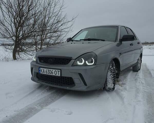 Серый ВАЗ 2172 Priora, объемом двигателя 1.6 л и пробегом 205 тыс. км за 3000 $, фото 1 на Automoto.ua