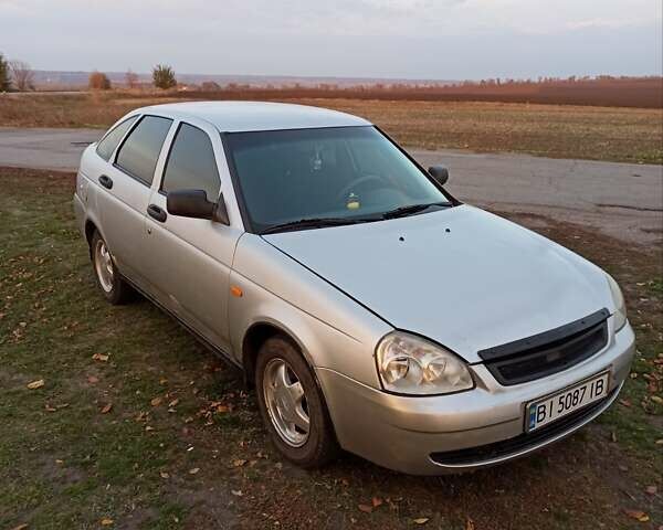 Серый ВАЗ 2172 Priora, объемом двигателя 1.6 л и пробегом 191 тыс. км за 2000 $, фото 1 на Automoto.ua