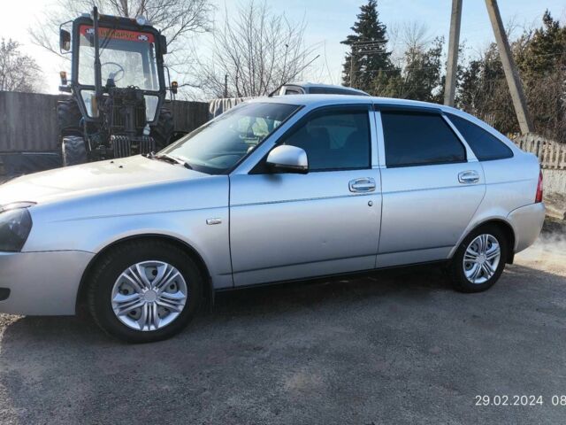 Серый ВАЗ 2172 Priora, объемом двигателя 1.6 л и пробегом 122 тыс. км за 2950 $, фото 1 на Automoto.ua