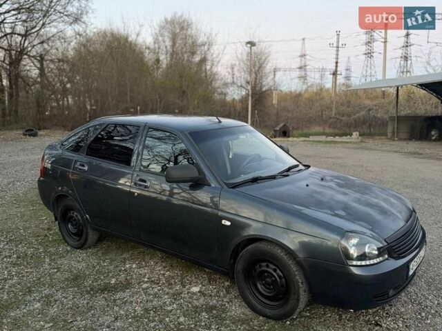 Серый ВАЗ 2172 Priora, объемом двигателя 1.6 л и пробегом 140 тыс. км за 1999 $, фото 1 на Automoto.ua
