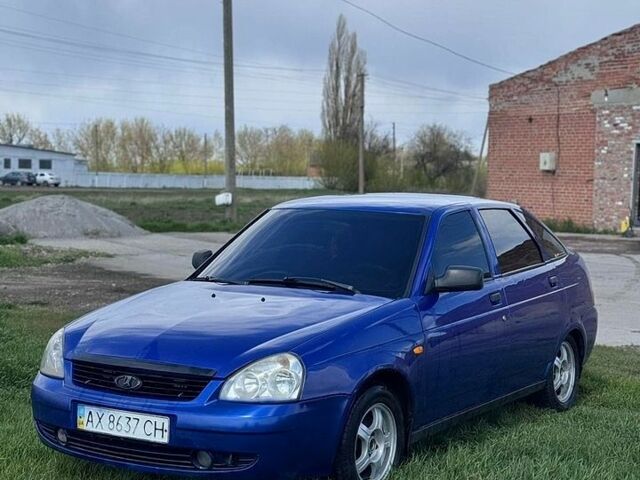 Синий ВАЗ 2172 Priora, объемом двигателя 1.6 л и пробегом 240 тыс. км за 2000 $, фото 1 на Automoto.ua