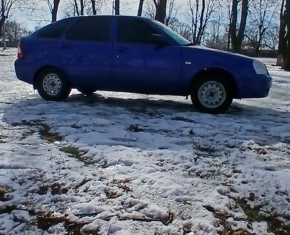 Синий ВАЗ 2172 Priora, объемом двигателя 1.6 л и пробегом 147 тыс. км за 3750 $, фото 1 на Automoto.ua