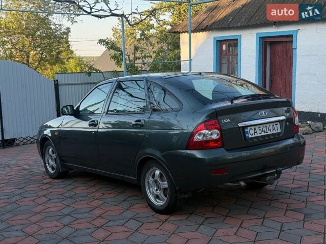 Зеленый ВАЗ 2172 Priora, объемом двигателя 1.6 л и пробегом 200 тыс. км за 3000 $, фото 1 на Automoto.ua